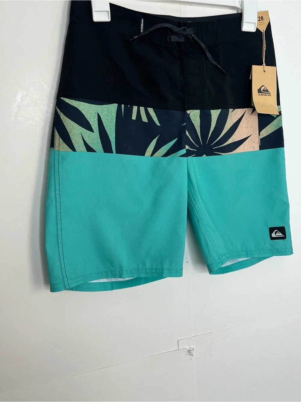 Quicksilver Boys Board Shorts Size 28